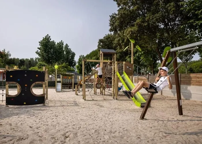 Кемпинг Mobil-home Pmr Avec Terrasse A - Api-1-52-1087 Сент-Илер-де-Рье